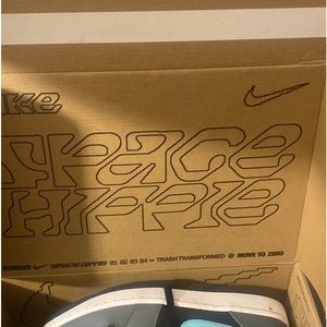 Air Jordan 1 Mid “Gray/Aqua”.